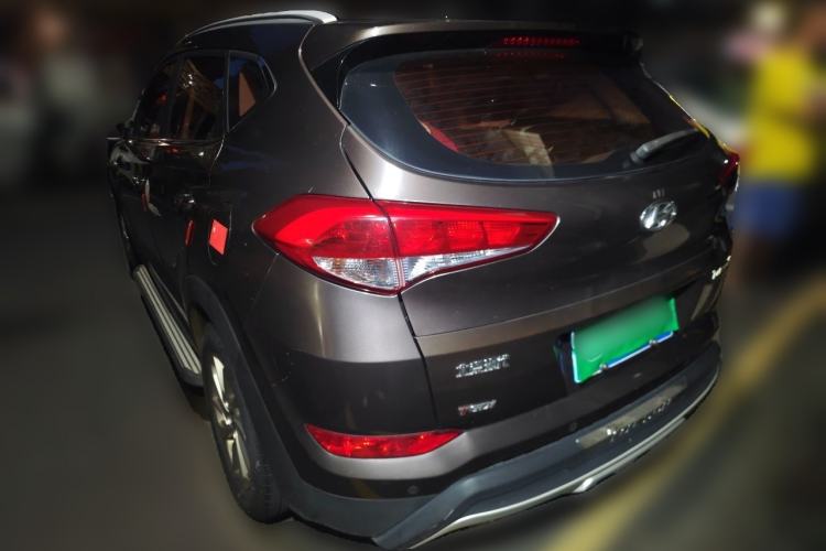 Used Hyundai Tucson 2015 1.6T Dual-Clutch Two-Wheel-Drive Smart Model Exterior 3
