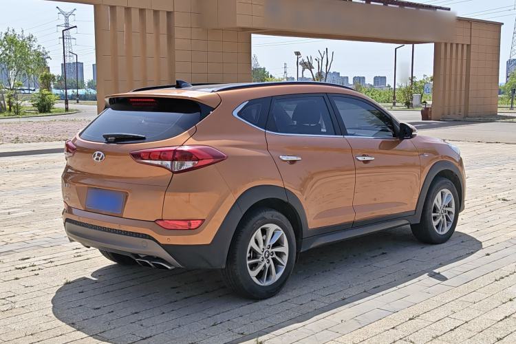Used Hyundai Tucson 2015 1.6T Dual-Clutch Two-Wheel-Drive Smart Model Exterior 8