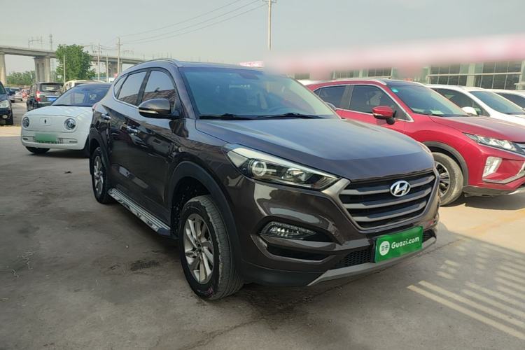 Used Hyundai Tucson 2015 1.6T Dual-Clutch Two-Wheel-Drive Smart Model Front Right 45 Deg