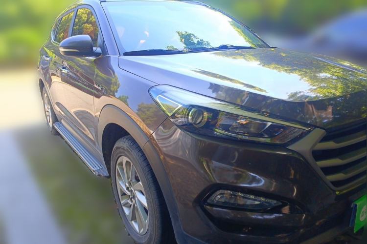 Used Hyundai Tucson 2015 1.6T Dual-Clutch Two-Wheel-Drive Smart Model Front Right 45 Deg