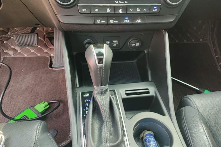 Used Hyundai Tucson 2015 1.6T Dual-Clutch Two-Wheel-Drive Smart Model Gear Lever