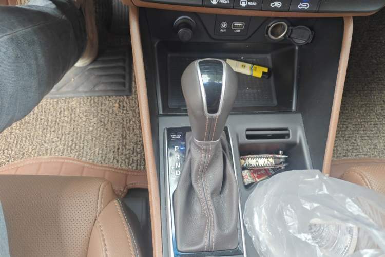 Used Hyundai Tucson 2015 1.6T Dual-Clutch Two-Wheel-Drive Smart Model Gear Lever