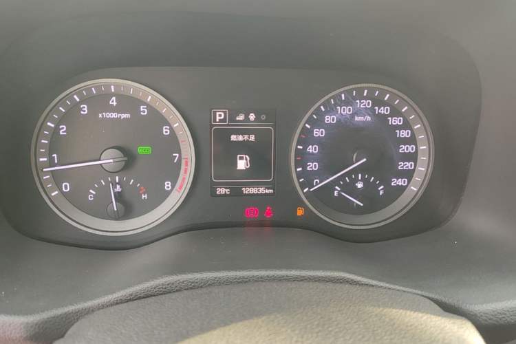 Used Hyundai Tucson 2015 1.6T Dual-Clutch Two-Wheel-Drive Smart Model Instrument Cluster