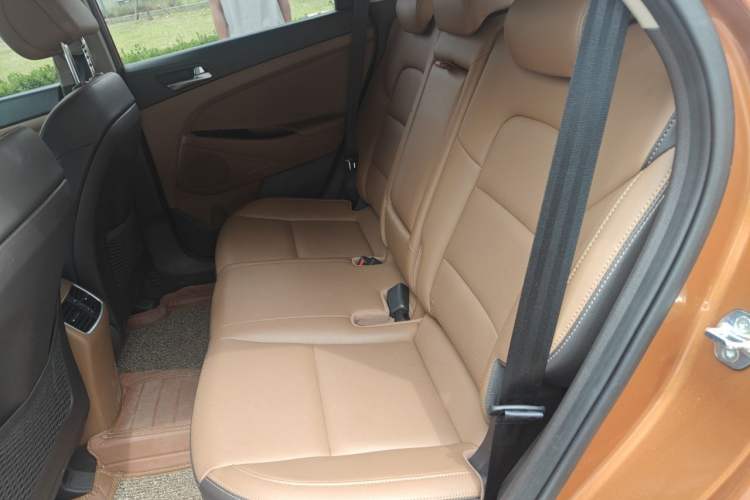 Used Hyundai Tucson 2015 1.6T Dual-Clutch Two-Wheel-Drive Smart Model Left Rear Seat