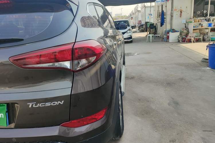 Used Hyundai Tucson 2015 1.6T Dual-Clutch Two-Wheel-Drive Smart Model Right Rear Taillight