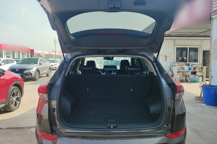 Used Hyundai Tucson 2015 1.6T Dual-Clutch Two-Wheel-Drive Smart Model Trunk