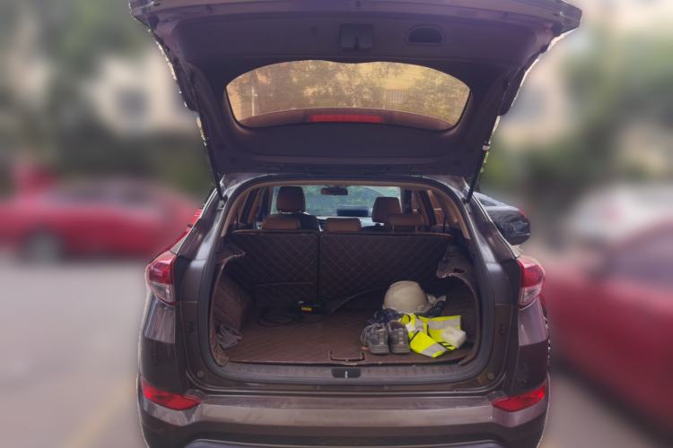 Used Hyundai Tucson 2015 1.6T Dual-Clutch Two-Wheel-Drive Smart Model Trunk