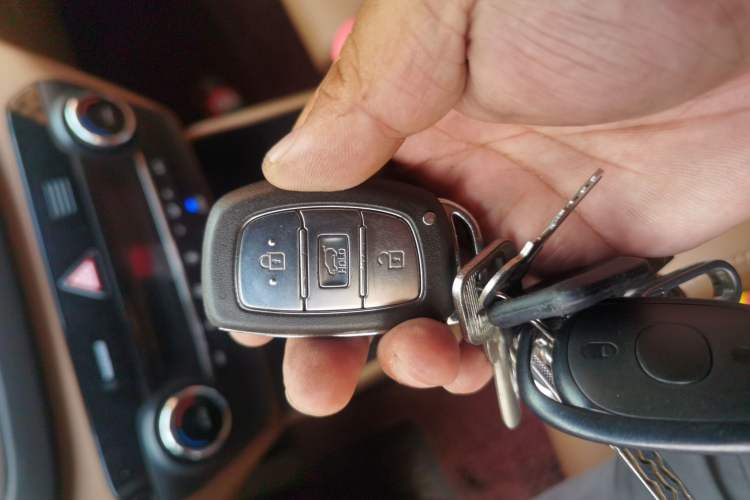 Used Hyundai Tucson 2015 1.6T Dual-Clutch Two-Wheel-Drive Smart Model Vehicle Key