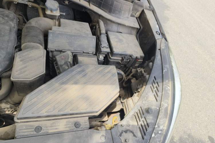 Used Hyundai Tucson 2015 2.0L Automatic Two-Wheel Drive Smart Version Engine Bay Left
