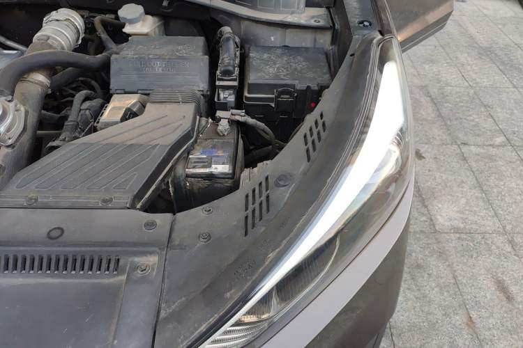 Used Hyundai Tucson 2015 1.6T Dual-Clutch Two-Wheel-Drive Smart Model Engine Bay Left
