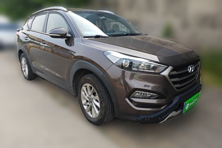 Used Hyundai Tucson 2015 1.6T Dual-Clutch Two-Wheel-Drive Smart Model Front Right 45 Deg