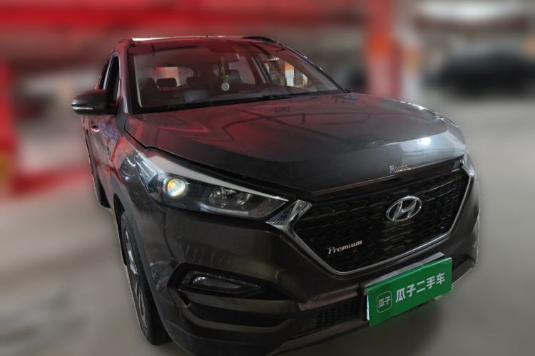 Used Hyundai Tucson 2015 1.6T Dual-Clutch Two-Wheel-Drive Leading Model Front Right 45 Deg