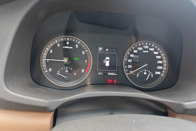 Used Hyundai Tucson 2015 1.6T Dual-Clutch Two-Wheel-Drive Smart Model Instrument Cluster