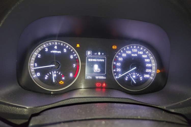 Used Hyundai Tucson 2015 1.6T Dual-Clutch Two-Wheel-Drive Leading Model Instrument Cluster