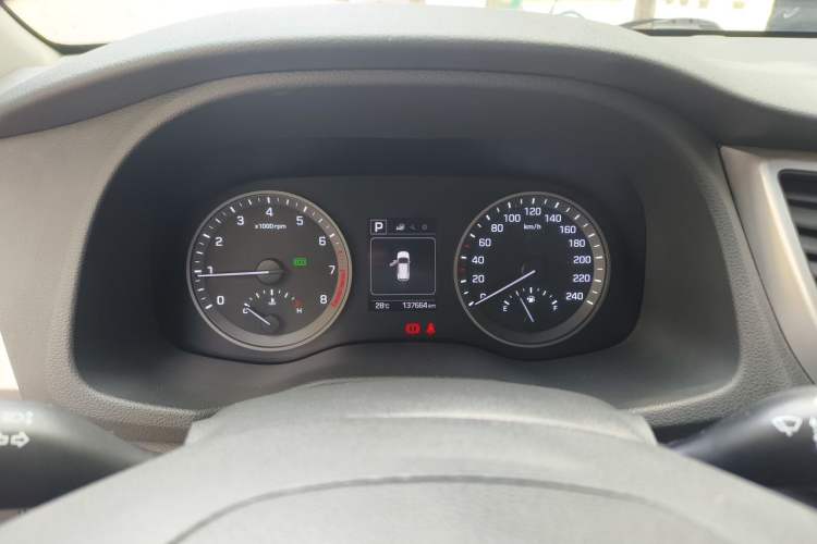 Used Hyundai Tucson 2015 2.0L Automatic Two-Wheel Drive Smart Version Instrument Cluster