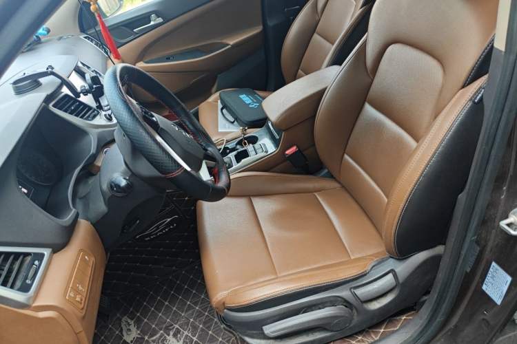 Used Hyundai Tucson 2015 1.6T Dual-Clutch Two-Wheel-Drive Smart Model Left Front Seat