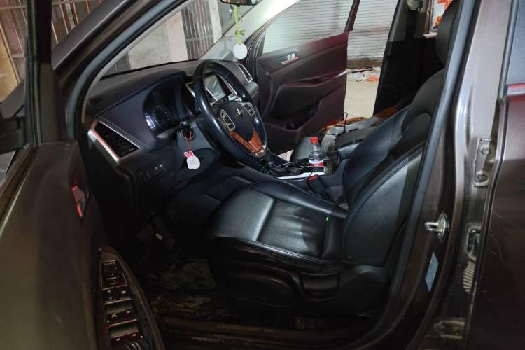 Used Hyundai Tucson 2015 1.6T Dual-Clutch Two-Wheel-Drive Leading Model Left Front Seat