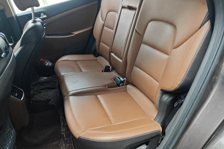 Used Hyundai Tucson 2015 1.6T Dual-Clutch Two-Wheel-Drive Smart Model Left Rear Seat