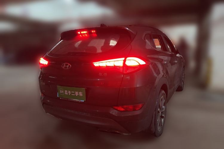 Used Hyundai Tucson 2015 1.6T Dual-Clutch Two-Wheel-Drive Leading Model Rear Right 45 Deg