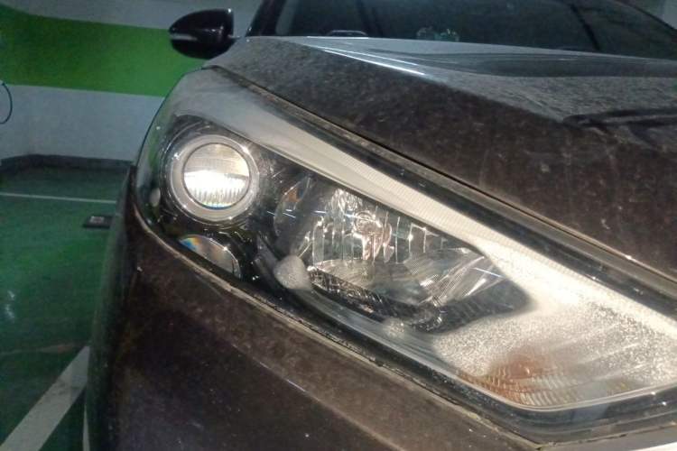 Used Hyundai Tucson 2015 1.6T Dual-Clutch Two-Wheel-Drive Smart Model Right Front Headlight