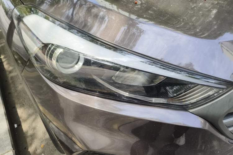 Used Hyundai Tucson 2015 2.0L Automatic Two-Wheel Drive Smart Version Right Front Headlight