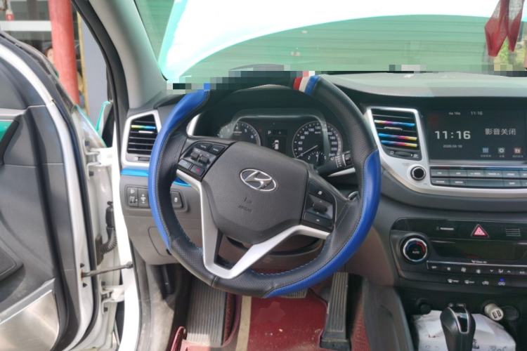 Used Hyundai Tucson 2015 1.6T Dual-Clutch Two-Wheel-Drive Smart Model Steering Wheel