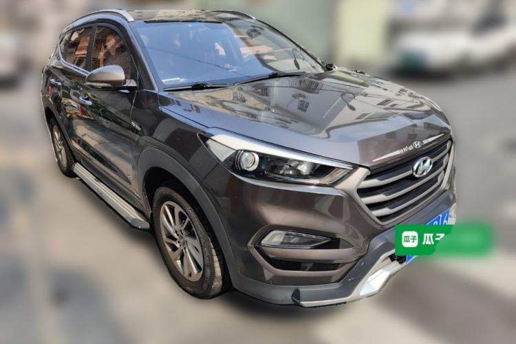Used Hyundai Tucson 2015 1.6T Dual-Clutch Two-Wheel-Drive Smart Model Front Right 45 Deg