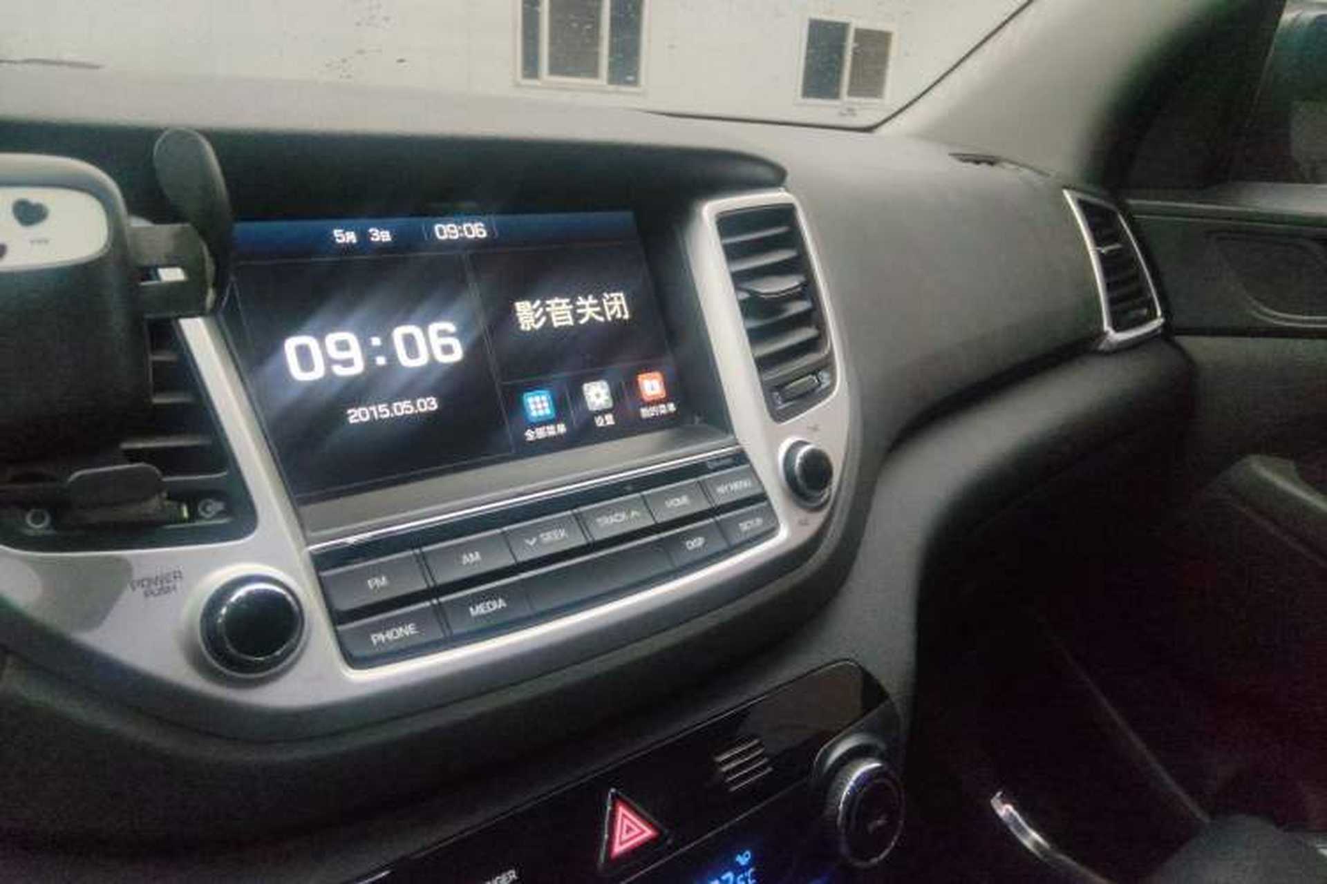 Used Hyundai Tucson 2015 1.6T Dual-Clutch Two-Wheel-Drive Smart Model Audio And AC Panel