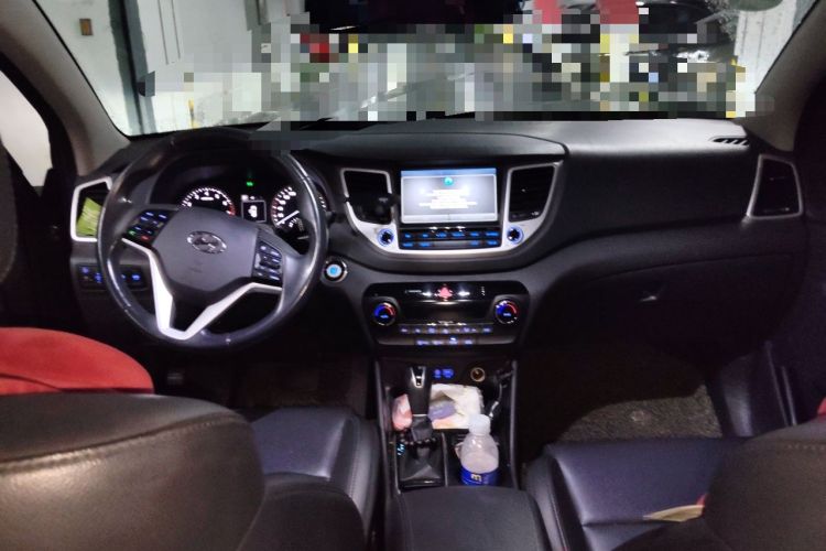 Used Hyundai Tucson 2015 1.6T Dual-Clutch Two-Wheel-Drive Smart Model Center Console
