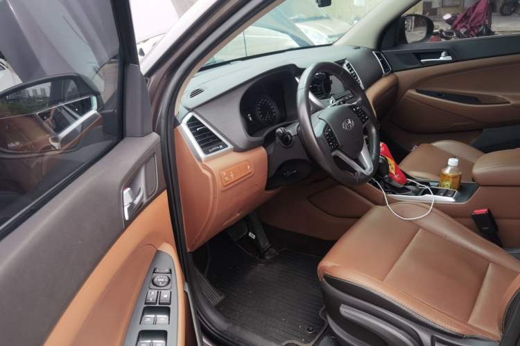 Used Hyundai Tucson 2015 1.6T Dual-Clutch Two-Wheel-Drive Smart Model Driver Seat