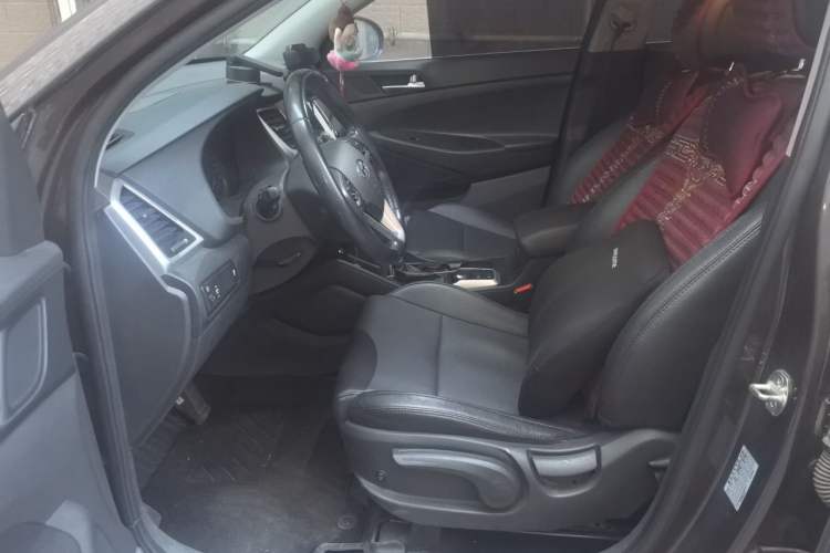 Used Hyundai Tucson 2015 1.6T Dual-Clutch Two-Wheel-Drive Smart Model Driver Seat
