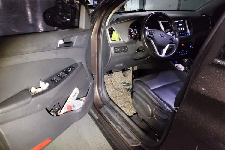 Used Hyundai Tucson 2015 1.6T Dual-Clutch Two-Wheel-Drive Smart Model Driver Seat