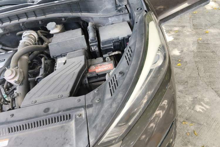 Used Hyundai Tucson 2015 1.6T Dual-Clutch Two-Wheel-Drive Leading Model Engine Bay Left