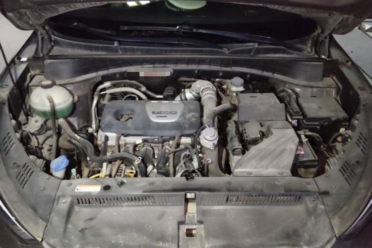 Used Hyundai Tucson 2015 1.6T Dual-Clutch Two-Wheel-Drive Comfort Model Engine Bay