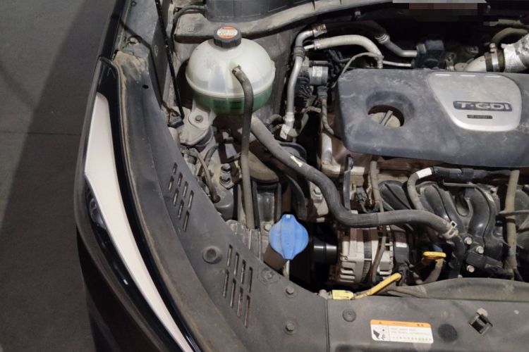Used Hyundai Tucson 2015 1.6T Dual-Clutch Two-Wheel-Drive Comfort Model Engine Bay Right