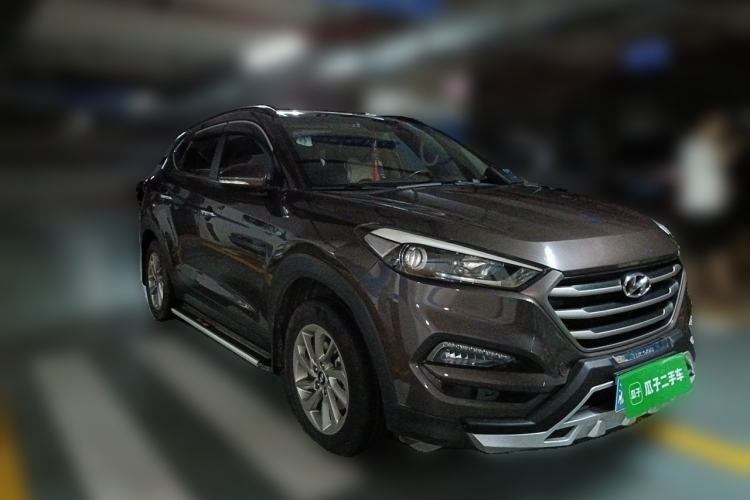 Used Hyundai Tucson 2015 1.6T Dual-Clutch Two-Wheel-Drive Smart Model Front Right 45 Deg