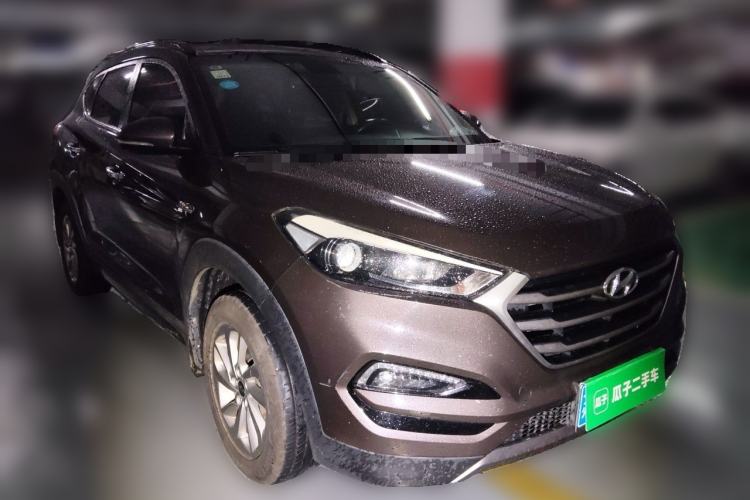 Used Hyundai Tucson 2015 1.6T Dual-Clutch Two-Wheel-Drive Smart Model Front Right 45 Deg