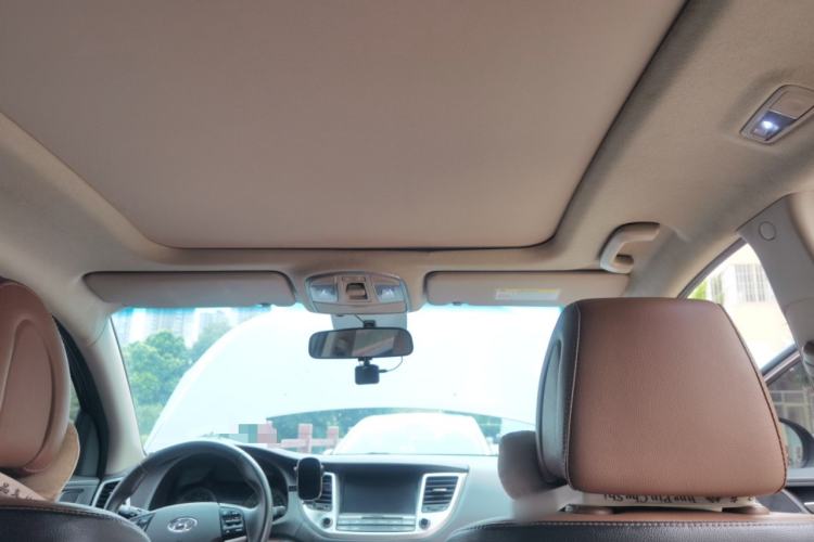 Used Hyundai Tucson 2015 1.6T Dual-Clutch Two-Wheel-Drive Smart Model Headliner