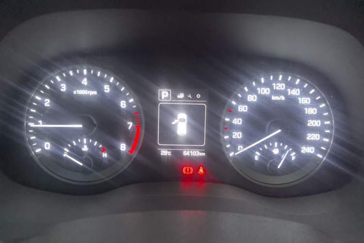 Used Hyundai Tucson 2015 1.6T Dual-Clutch Two-Wheel-Drive Smart Model Instrument Cluster