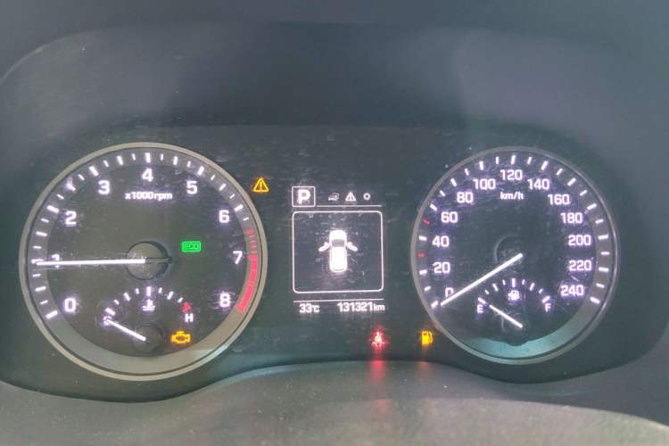 Used Hyundai Tucson 2015 1.6T Dual-Clutch Two-Wheel-Drive Leading Model Instrument Cluster