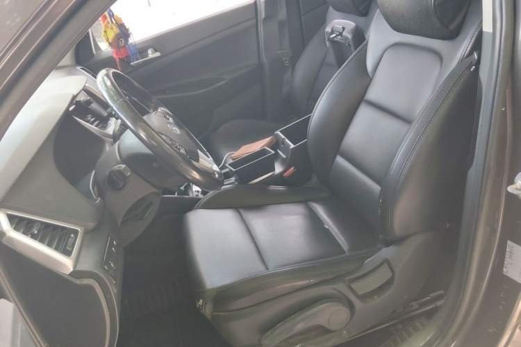 Used Hyundai Tucson 2015 1.6T Dual-Clutch Two-Wheel-Drive Leading Model Left Front Seat