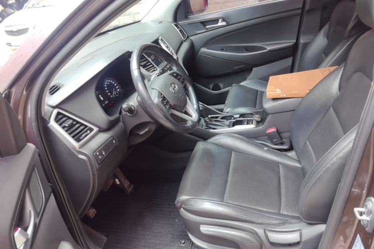Used Hyundai Tucson 2015 1.6T Dual-Clutch Two-Wheel-Drive Smart Model Left Front Seat