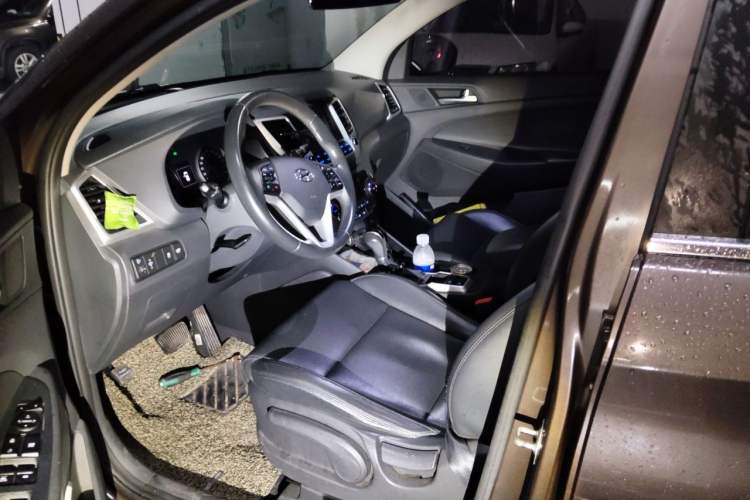 Used Hyundai Tucson 2015 1.6T Dual-Clutch Two-Wheel-Drive Smart Model Left Front Seat