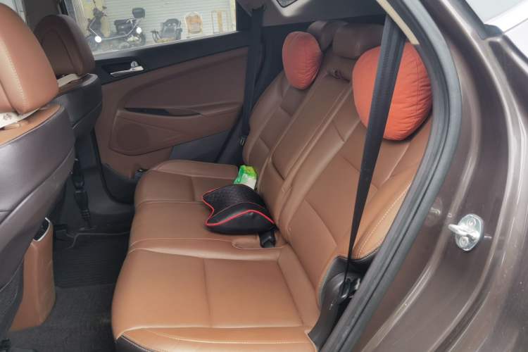 Used Hyundai Tucson 2015 1.6T Dual-Clutch Two-Wheel-Drive Smart Model Left Rear Seat