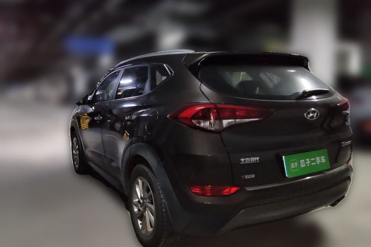 Used Hyundai Tucson 2015 1.6T Dual-Clutch Two-Wheel-Drive Comfort Model Rear Left 45 Deg