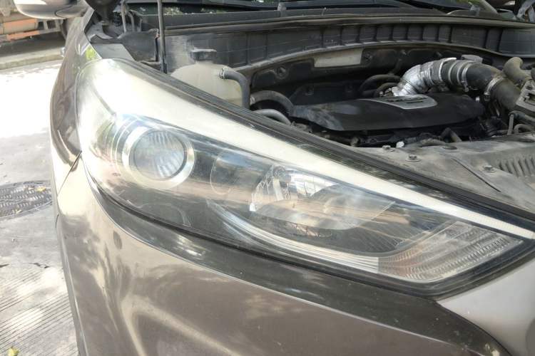 Used Hyundai Tucson 2015 1.6T Dual-Clutch Two-Wheel-Drive Leading Model Right Front Headlight
