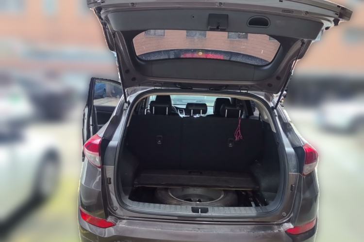 Used Hyundai Tucson 2015 1.6T Dual-Clutch Two-Wheel-Drive Smart Model Trunk
