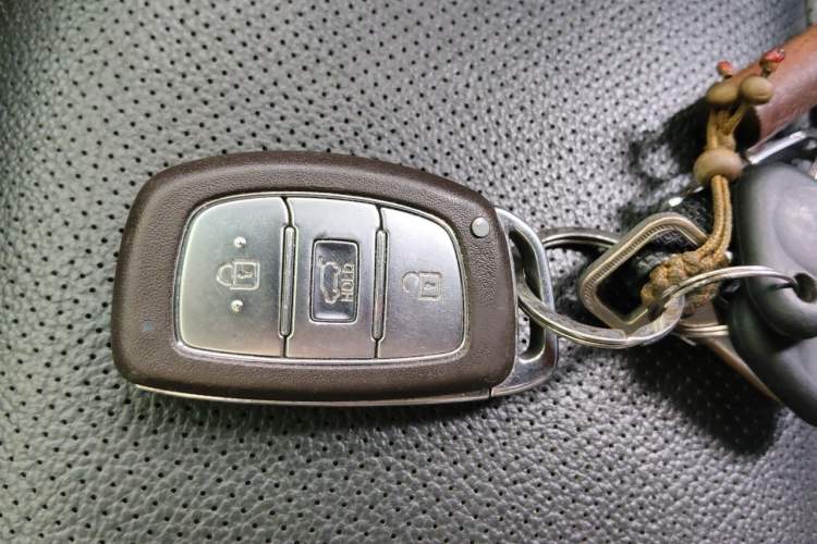 Used Hyundai Tucson 2015 1.6T Dual-Clutch Two-Wheel-Drive Leading Model Vehicle Key