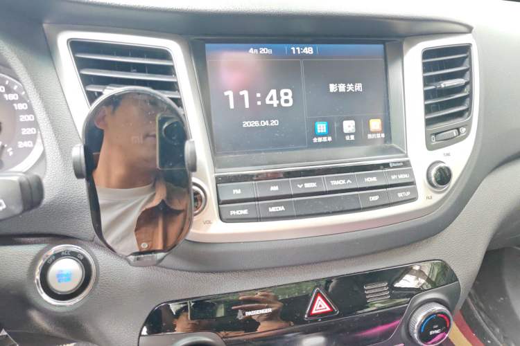 Used Hyundai Tucson 2015 1.6T Dual-Clutch Two-Wheel-Drive Smart Model Audio And AC Panel