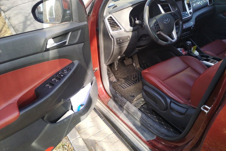 Used Hyundai Tucson 2015 1.6T Dual-Clutch Two-Wheel-Drive Smart Model Driver Seat